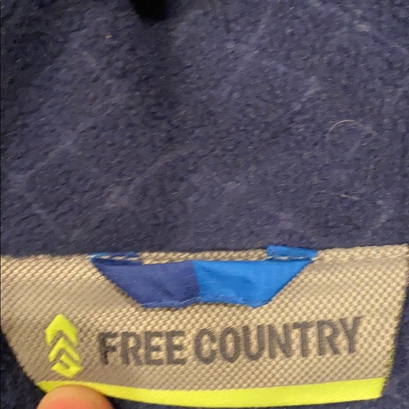 Free country windbreaker/ raincoat for youths - Picture 3 of 4